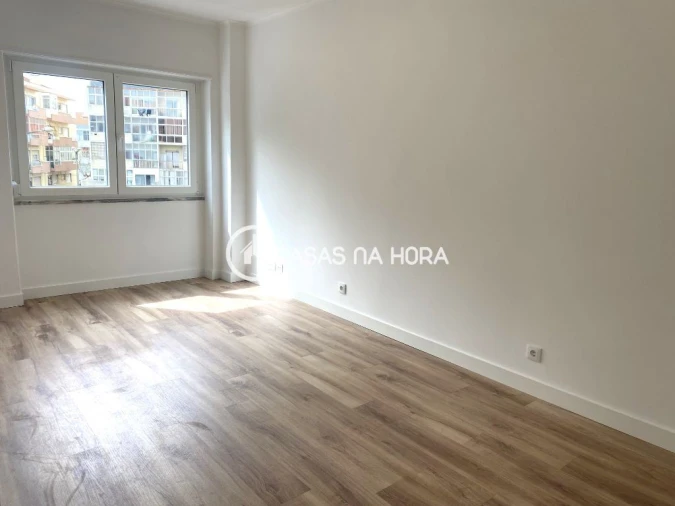 Apartamento T3 para Arrendamento em Almada, Cova da Piedade, Pragal e Cacilhas Foto 23