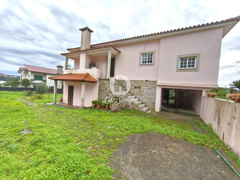 Moradia T3 para Venda em Carreira e Fonte Coberta Foto 4