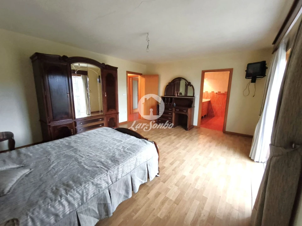 Moradia T3 para Venda em Carreira e Fonte Coberta Foto 17