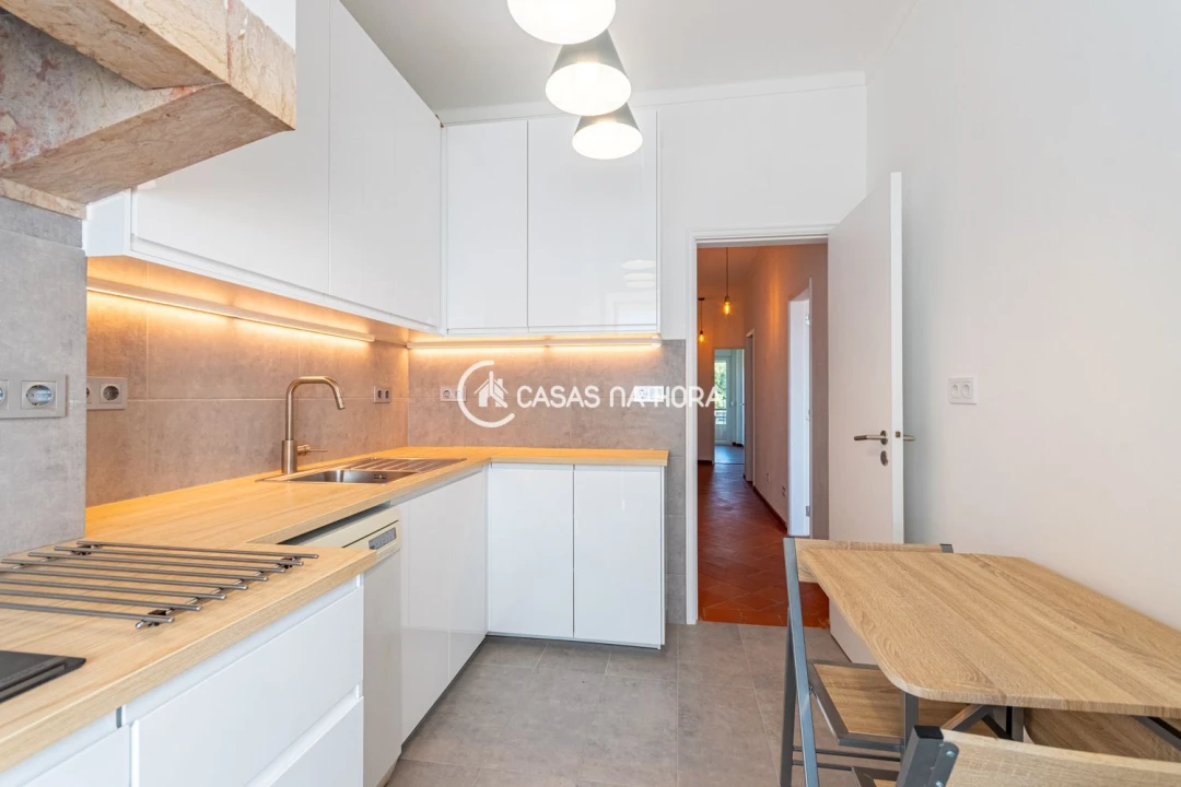 Apartamento T2 para Arrendamento em São Domingos de Benfica Foto 5