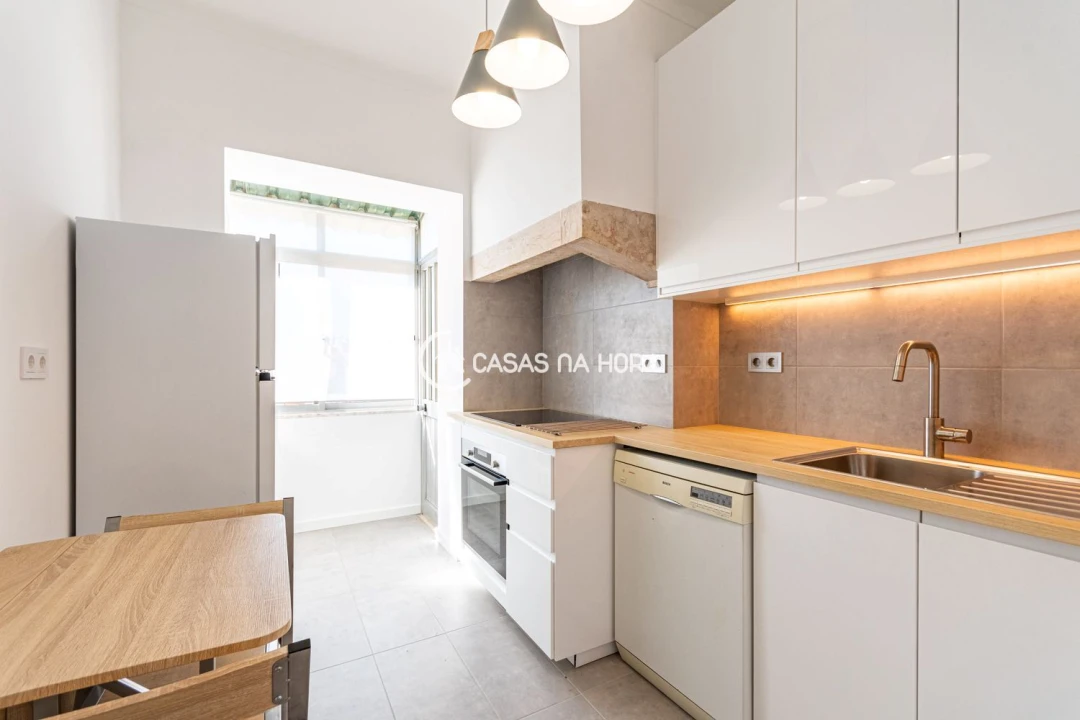 Apartamento T2 para Arrendamento em São Domingos de Benfica Foto 7