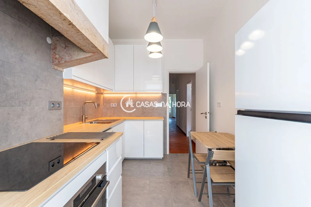 Apartamento T2 para Arrendamento em São Domingos de Benfica Foto 6