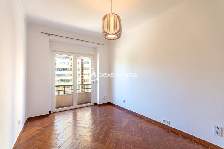 Apartamento T2 para Arrendamento em São Domingos de Benfica Foto 15