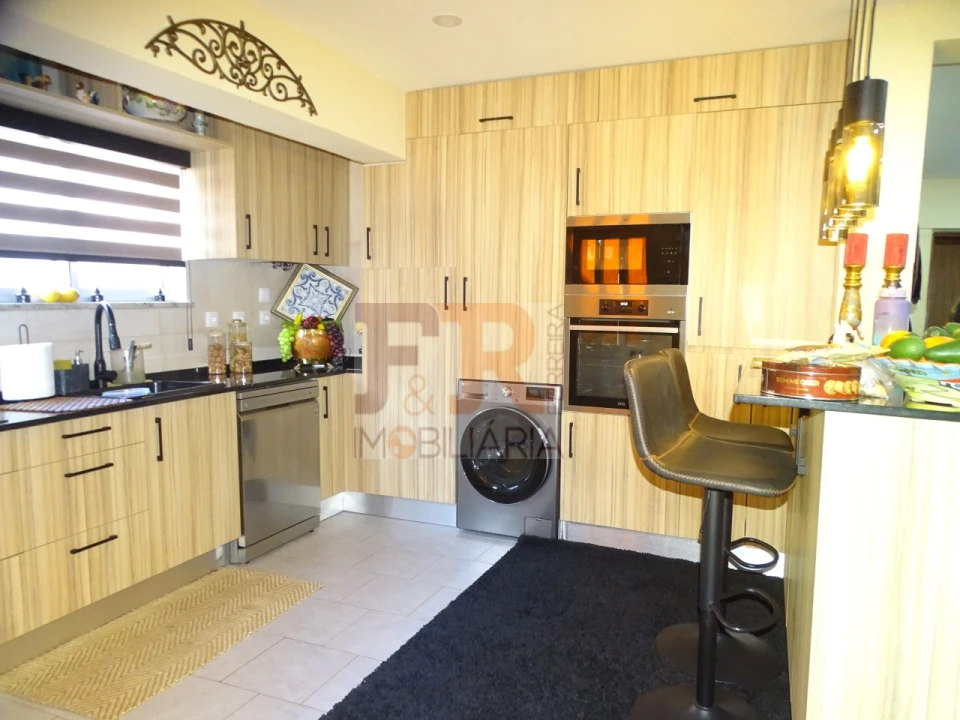 Moradia T4 para Venda em Fernao Ferro Foto 12