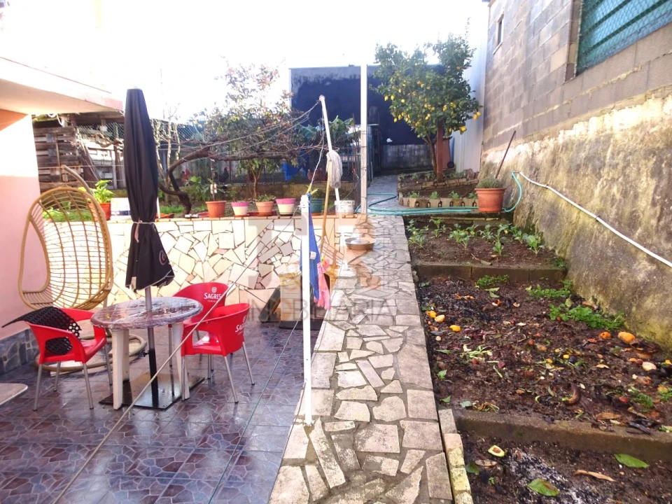 Moradia T4 para Venda em Fernao Ferro Foto 46