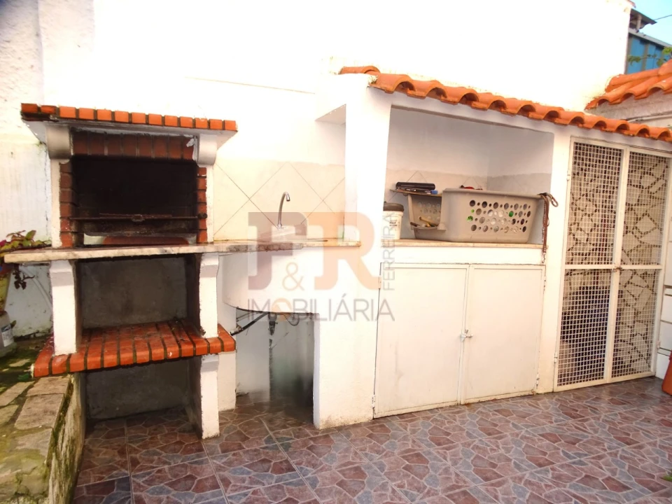 Moradia T4 para Venda em Fernao Ferro Foto 51