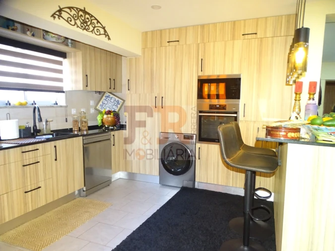 Moradia T4 para Venda em Fernao Ferro Foto 12