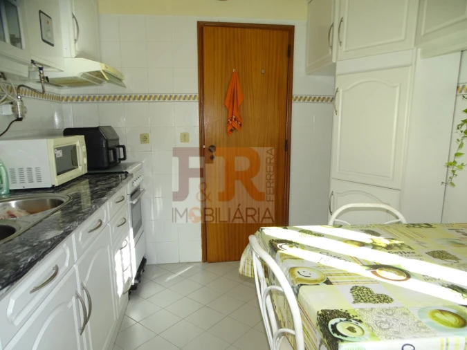 Moradia T4 para Venda em Fernao Ferro Foto 33