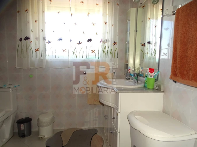 Moradia T4 para Venda em Fernao Ferro Foto 37