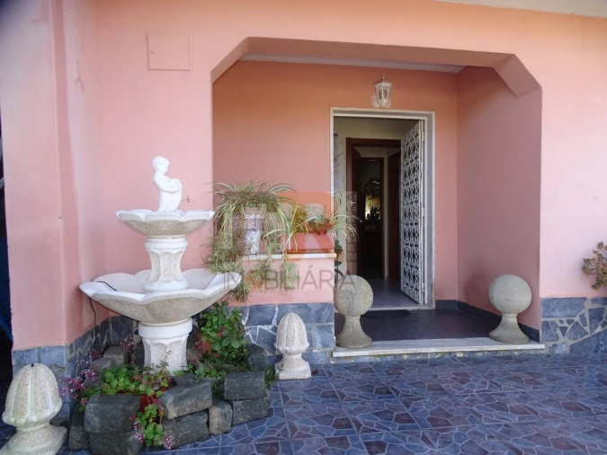 Moradia T4 para Venda em Fernao Ferro Foto 55