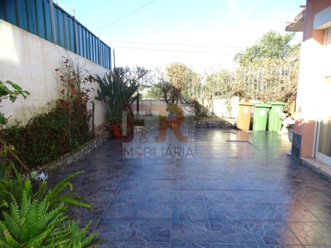 Moradia T4 para Venda em Fernao Ferro Foto 56