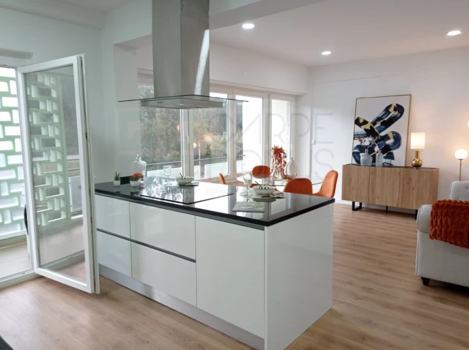 Apartamento T3 para Venda em Benfica Foto 3