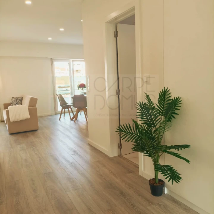 Apartamento T2 para Venda em Benfica Foto 12