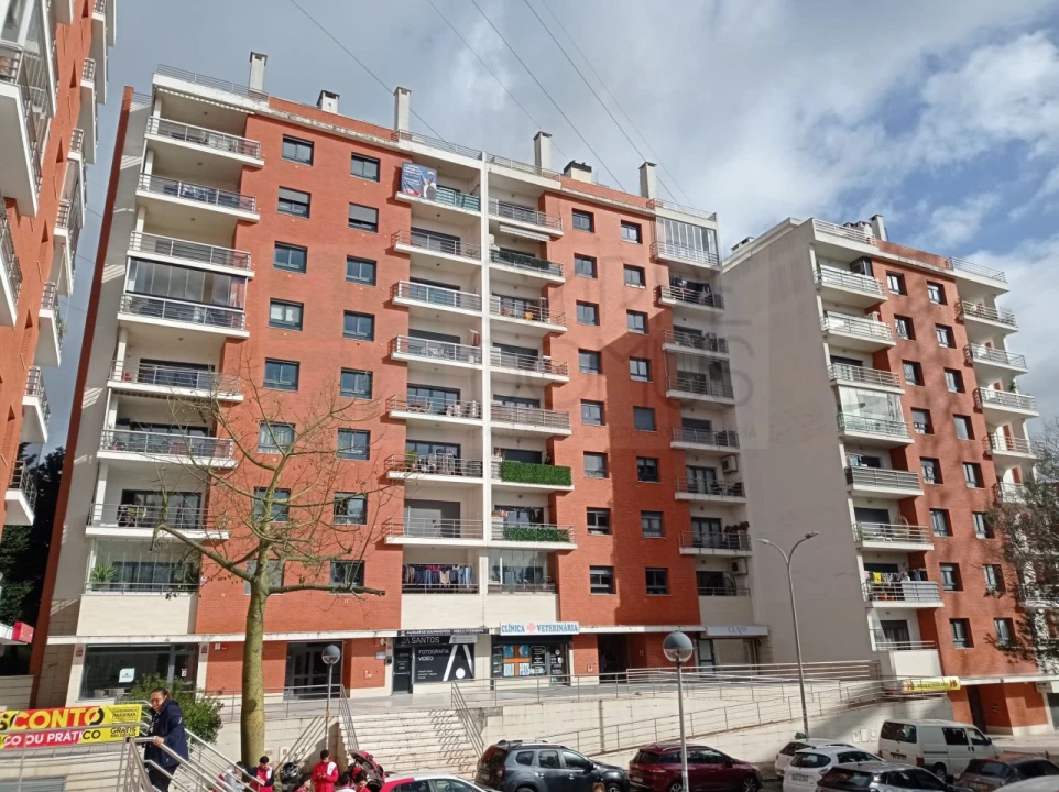 Apartamento T3 para Venda em Odivelas Foto 3