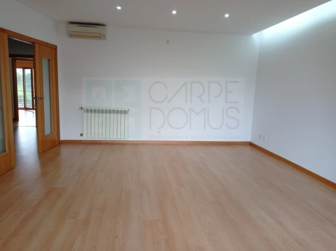 Apartamento T3 para Venda em Odivelas Foto 8