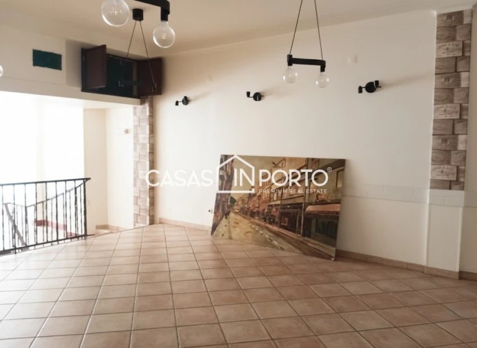 Loja para Arrendamento em Paranhos Foto 6