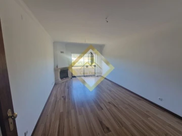 Apartamento T3 para Venda em Madalena