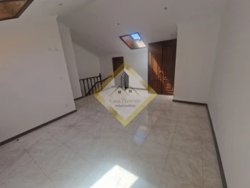 Apartamento T3 para Venda em Madalena