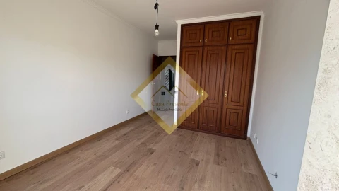 Apartamento T3 para Venda em Madalena