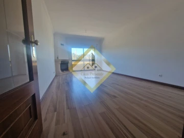Apartamento T3 para Venda em Madalena