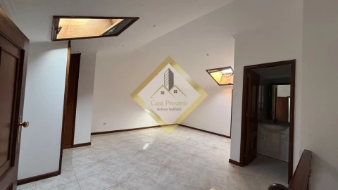 Apartamento T3 para Venda em Madalena