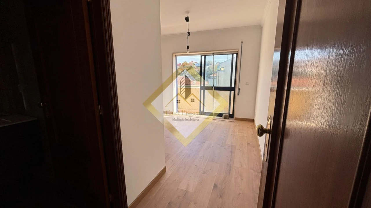 Apartamento T3 para Venda em Madalena Foto 17