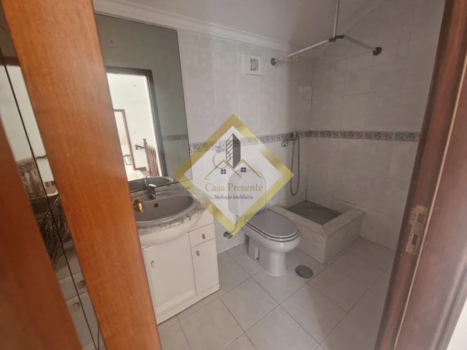 Apartamento T3 para Venda em Madalena Foto 31