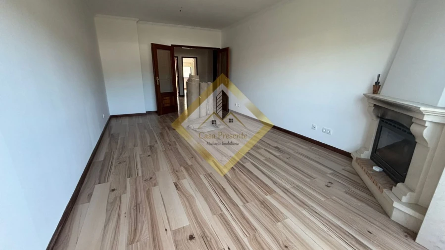 Apartamento T2 para Venda em Madalena Foto 2