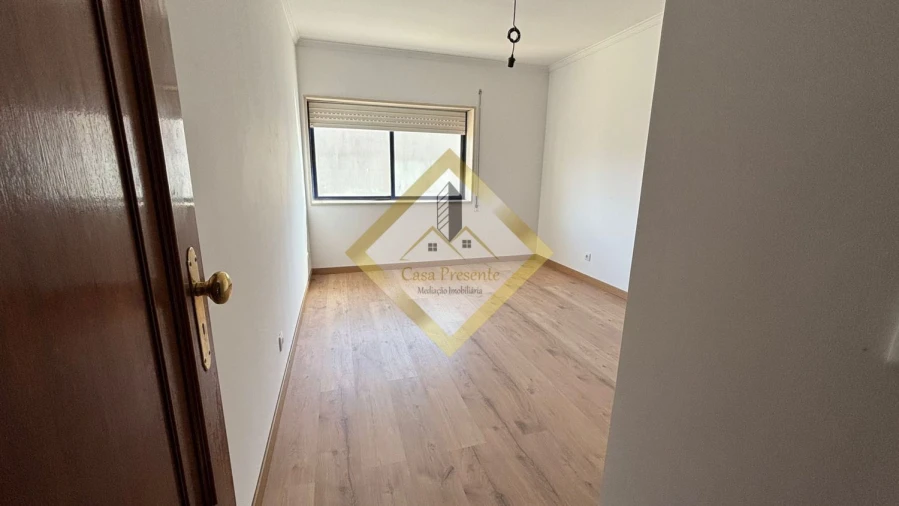 Apartamento T3 para Venda em Madalena Foto 18