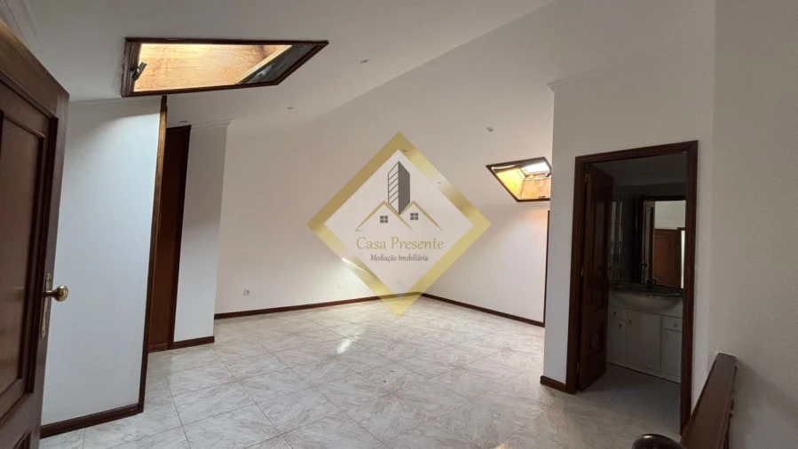 Apartamento T2 para Venda em Madalena Foto 18