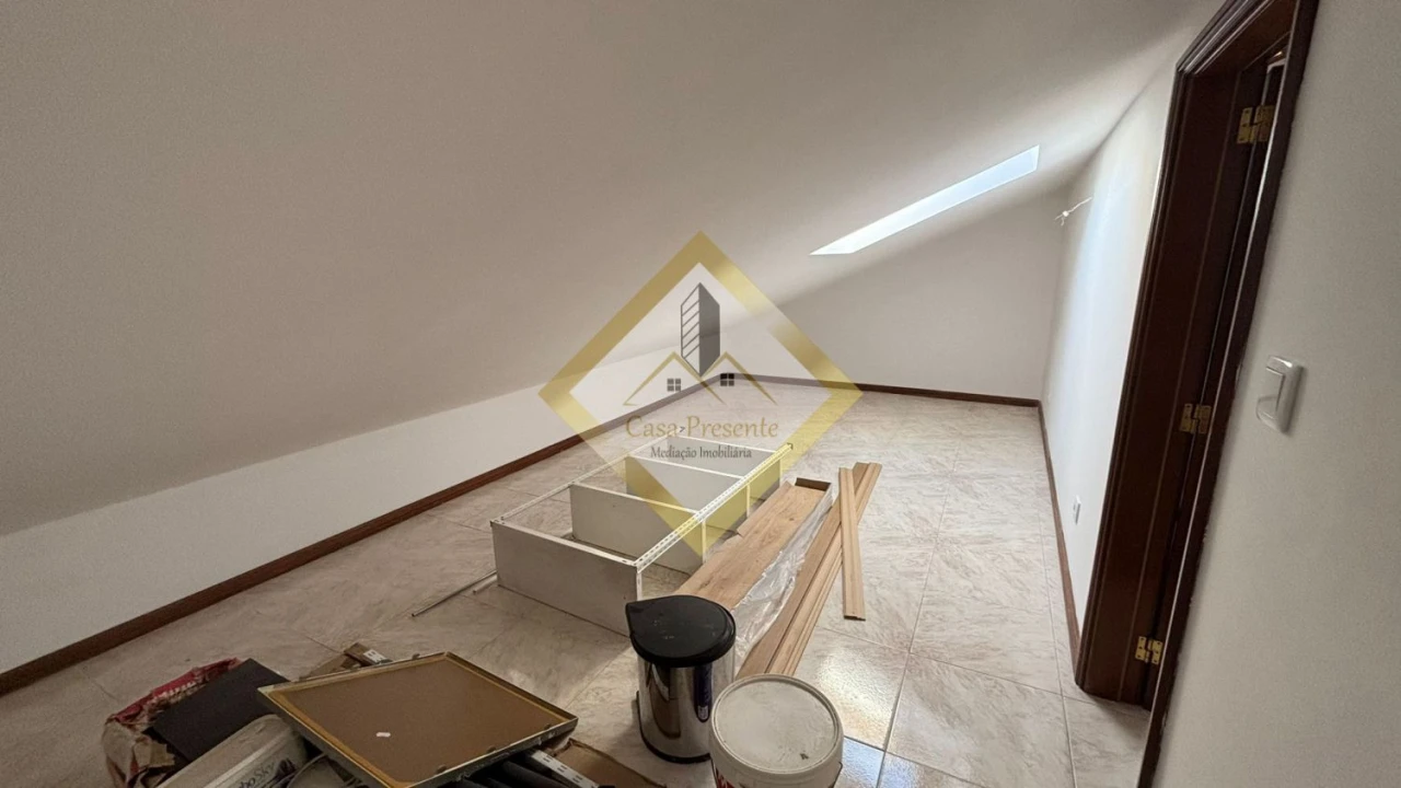 Apartamento T2 para Venda em Madalena Foto 18