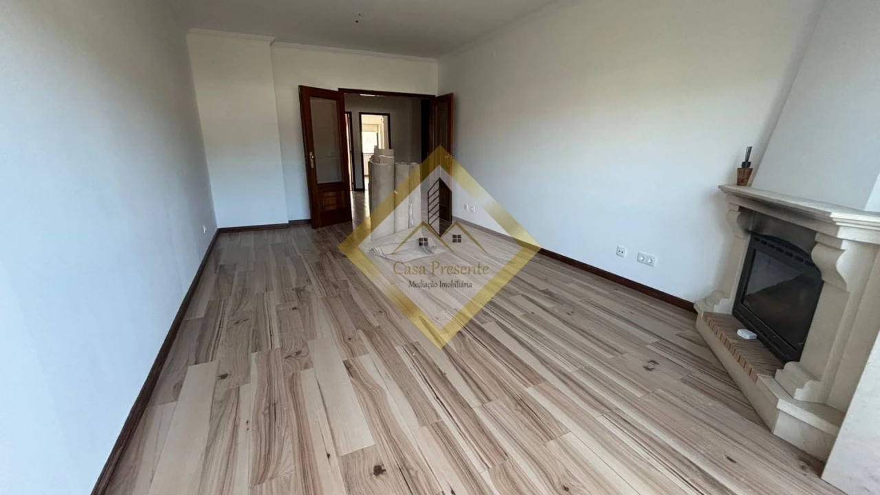 Apartamento T2 para Venda em Madalena Foto 4