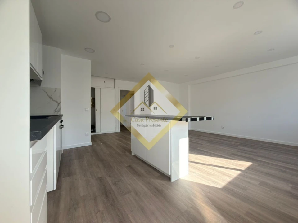 Apartamento T2 para Venda em Mafamude e Vilar do Paraíso Foto 3