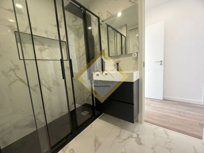 Apartamento T2 para Venda em Mafamude e Vilar do Paraíso Foto 5