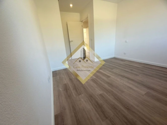 Apartamento T2 para Venda em Mafamude e Vilar do Paraíso Foto 17