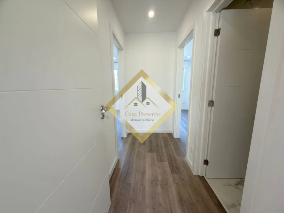 Apartamento T2 para Venda em Mafamude e Vilar do Paraíso Foto 15