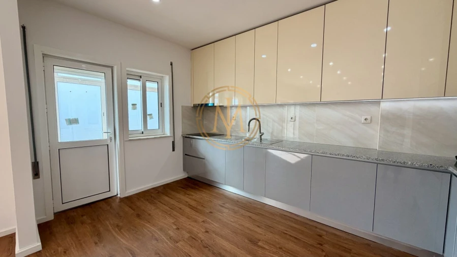 Apartamento T3 para Venda em Aguas Santas Foto 2