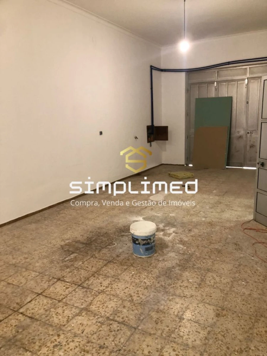 Loja para Arrendamento em Baixa da Banheira e Vale da Amoreira Foto 1