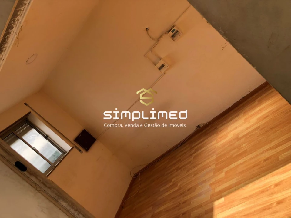 Loja para Arrendamento em Baixa da Banheira e Vale da Amoreira Foto 12