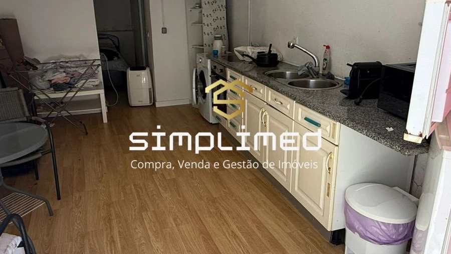 Garagem para Venda em Almada, Cova da Piedade, Pragal e Cacilhas