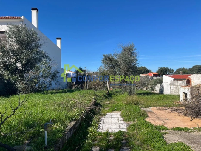 Terreno para Venda em Escalos de Cima e Lousa Foto 2