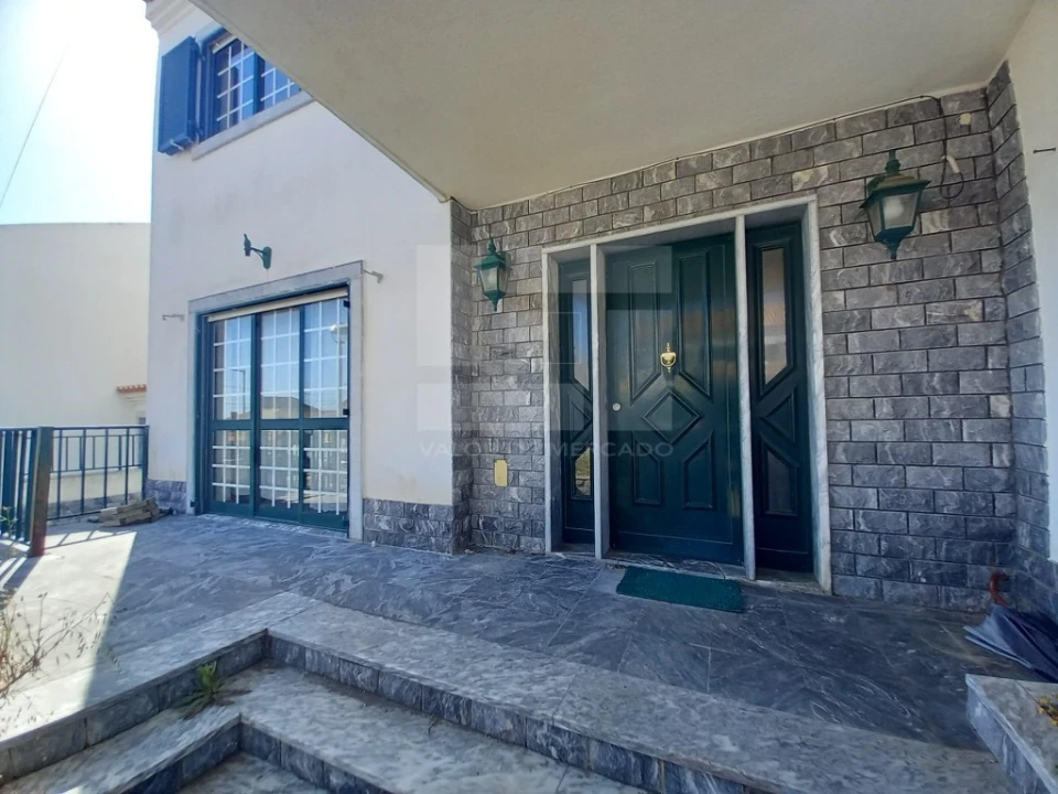 Moradia T4 para Venda em Santo Isidoro Foto 3