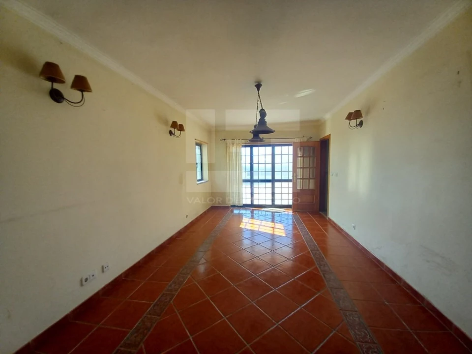 Moradia T4 para Venda em Santo Isidoro Foto 8