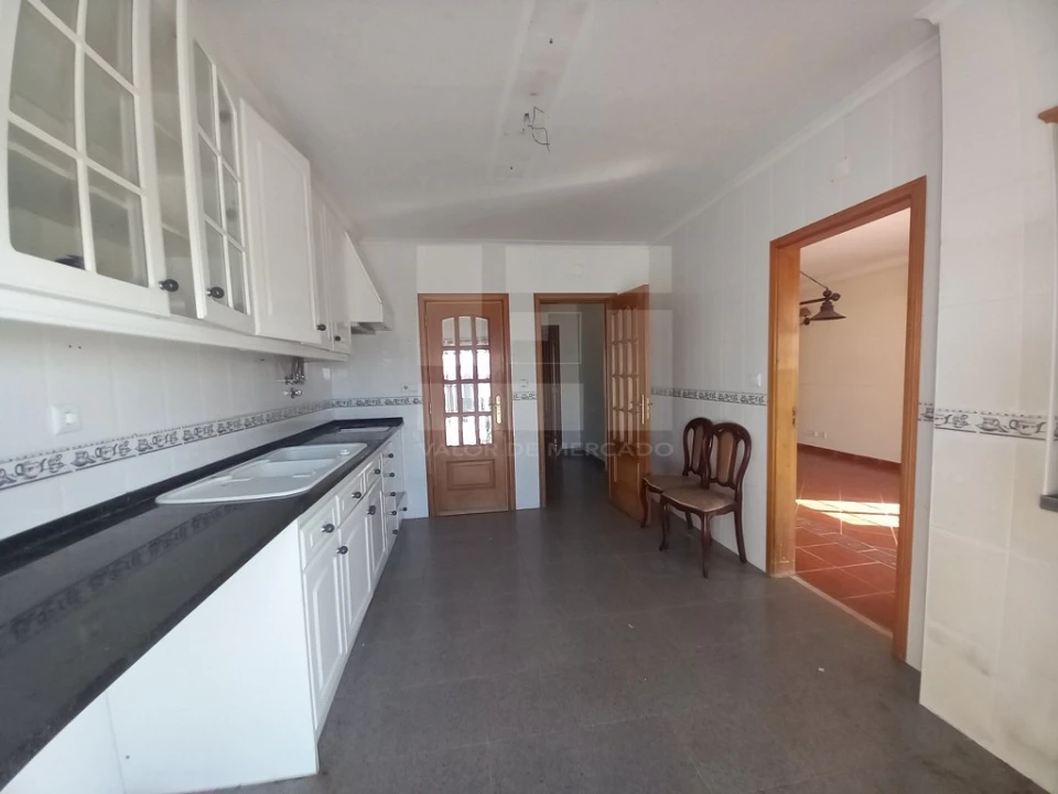 Moradia T4 para Venda em Santo Isidoro Foto 12