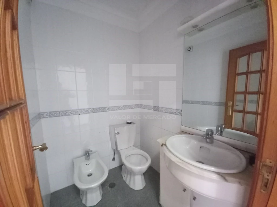 Moradia T4 para Venda em Santo Isidoro Foto 18