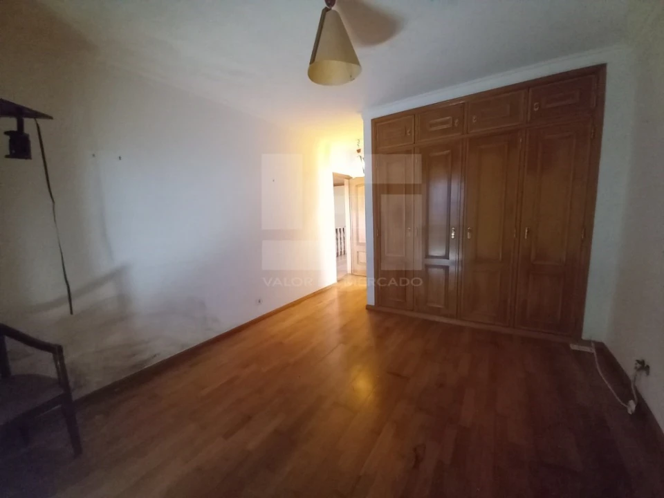 Moradia T4 para Venda em Santo Isidoro Foto 37