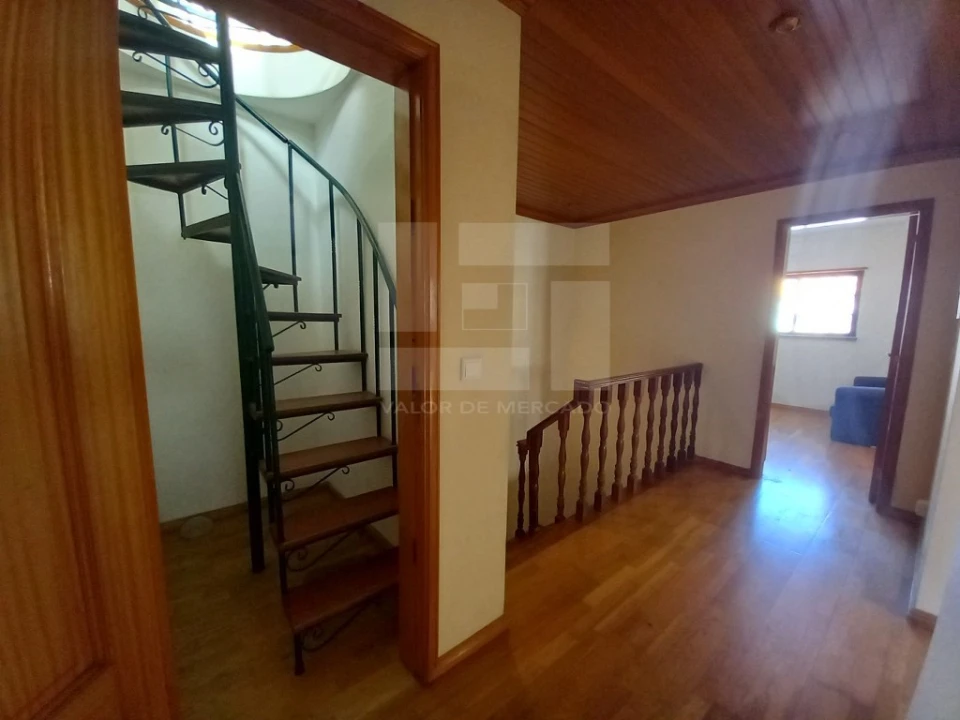 Moradia T4 para Venda em Santo Isidoro Foto 39