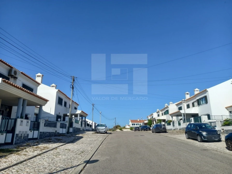 Moradia T4 para Venda em Santo Isidoro Foto 53