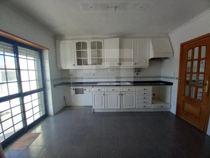 Moradia T4 para Venda em Santo Isidoro Foto 9