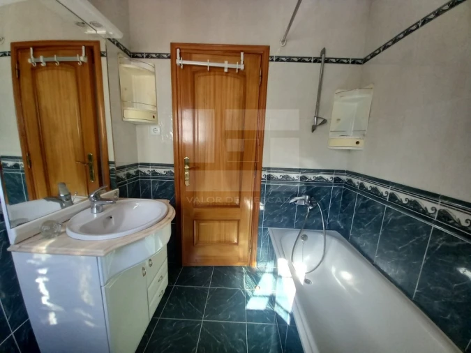 Moradia T4 para Venda em Santo Isidoro Foto 25